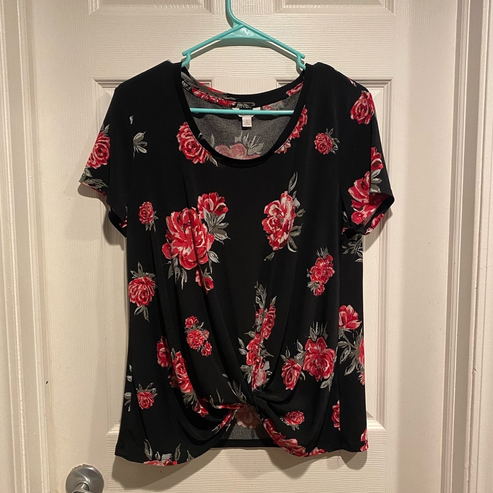 Candie’s black and rose women’s shirt